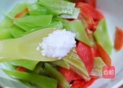 莴笋仔姜胡萝卜炒香肠的做法图解6