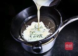 草莓甜心蛋卷的做法图解5