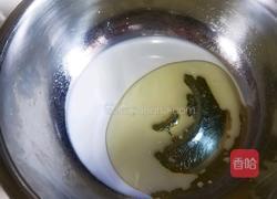 双色可可蛋糕卷的做法图解2