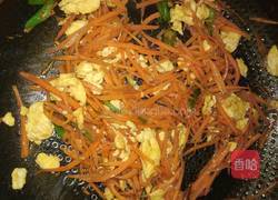 胡萝卜丝炒鸡蛋的做法图解8