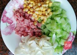 百合青瓜玉米火腿粒的做法图解2