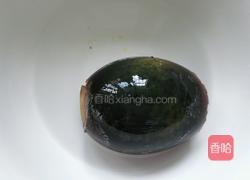 凉拌皮蛋豆腐的做法图解3