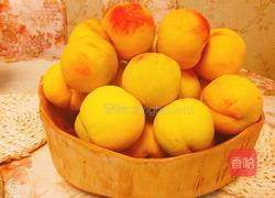 黄桃罐头的做法图解1