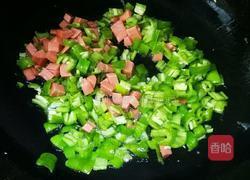 青椒火腿炒蛋的做法图解6