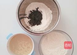 黑芝麻蝴蝶馒头的做法图解2