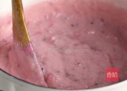 粉色牛奶椰蓉小方的做法图解3