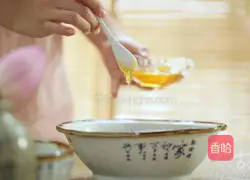 Sour red lotus root||Illustration of how to make sweet and sour pink lotus root in summer 3