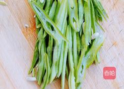 卤牛肉炒豆角的做法图解2