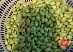 青椒炒毛豆的做法图解1