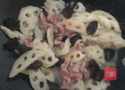 莲藕木耳炒肉的做法图解7