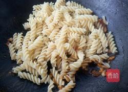 什锦丸子配螺旋意面的做法图解16