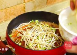 芝士飘香的辣白菜炒五花肉豆芽饭,还要再来一碗!的做法图解13