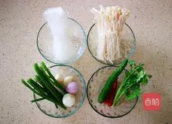 Illustration of how to make spicy enoki mushroom vermicelli 1