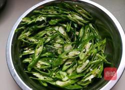 尖椒牛肉丝的做法图解2