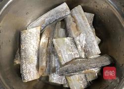 泡椒带鱼的做法图解2
