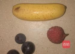 水果三明治的做法图解1