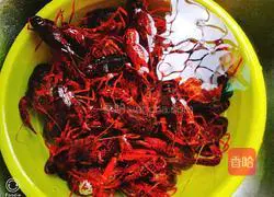 Illustration of how to make spicy crayfish 1