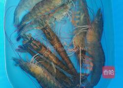 虾球炒西蓝花的做法图解2