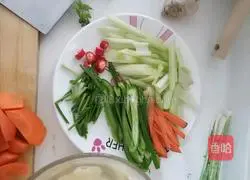 Illustration of how to make fried eggs with celery 1
