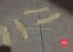 自制酥酥脆脆的油条的做法图解1