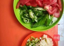西红柿炒肉的做法图解1