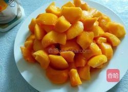 黄桃罐头的做法图解2