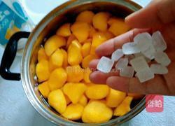 黄桃罐头的做法图解3