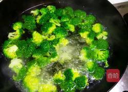 素炒西蓝花的做法图解3