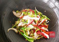 包包菜炒酸豆角的做法图解6