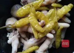 Illustration of homemade chicken feet with pickled pepper 5