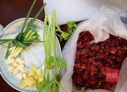 小龙虾烧年糕的做法图解1