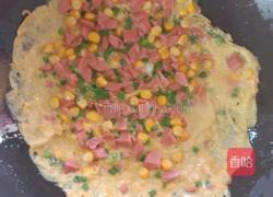 火腿肠玉米卷的做法图解3