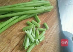 开胃辣丁菜梗的做法图解2
