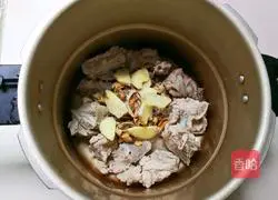 Illustration of mussels, cordyceps and kelp bone soup 6