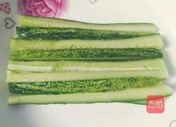 凉拌黄瓜条的做法图解2