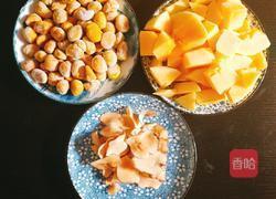 海底椰板栗椰奶木瓜子鸡汤的做法图解2