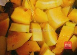 海底椰板栗椰奶木瓜子鸡汤的做法图解7