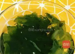 Illustration of how to make egg and wakame ravioli 2