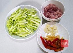 泡椒韭黄肉丝的做法图解2