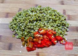 油渣炒泡豇豆的做法图解2