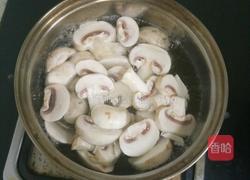 平底锅蘑菇鲜虾披萨的做法图解9