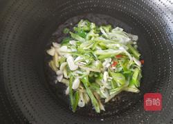 双椒炒茭白的做法图解6