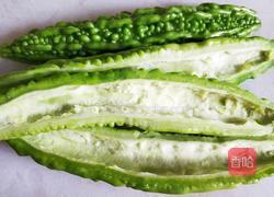 苦瓜炒鸡蛋的做法图解3