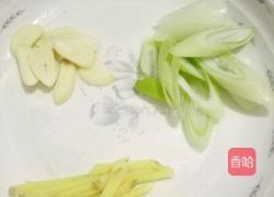 手撕包菜的做法图解2