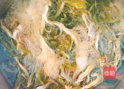 霸王花海皇三宝玉米子鸡汤的做法图解3