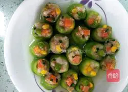 Illustration of how to make shrimps stuffed into loofah 6