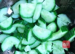 家常黄瓜拌粉丝的做法图解2