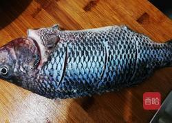 冻豆腐炖罗非鱼的做法图解1