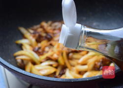 洋葱爆炒八爪鱼的做法图解6