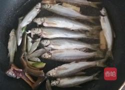 红烧麦穗鱼的做法图解3